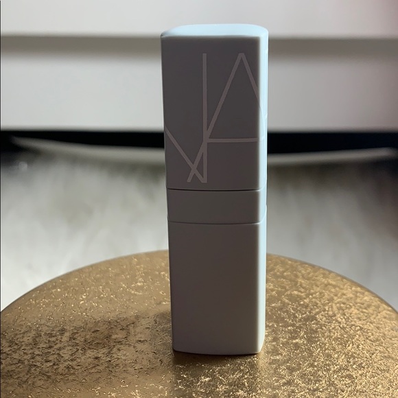 LIPSTICK - Picture 4 of 5